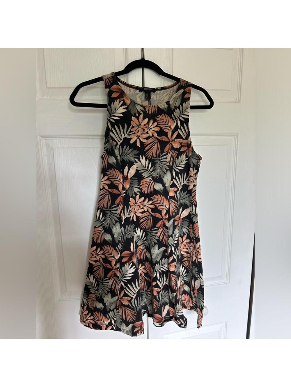 Women’s Tropical Dress - EUC